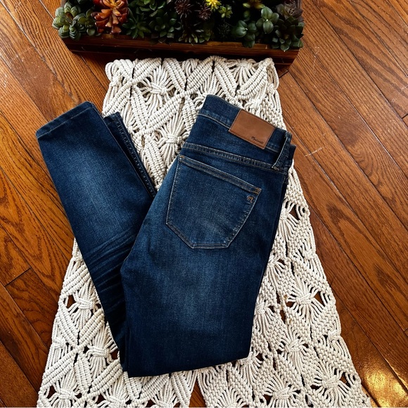 Madewell | 9” High Riser Skinny Skinny Jean - Picture 2 of 9